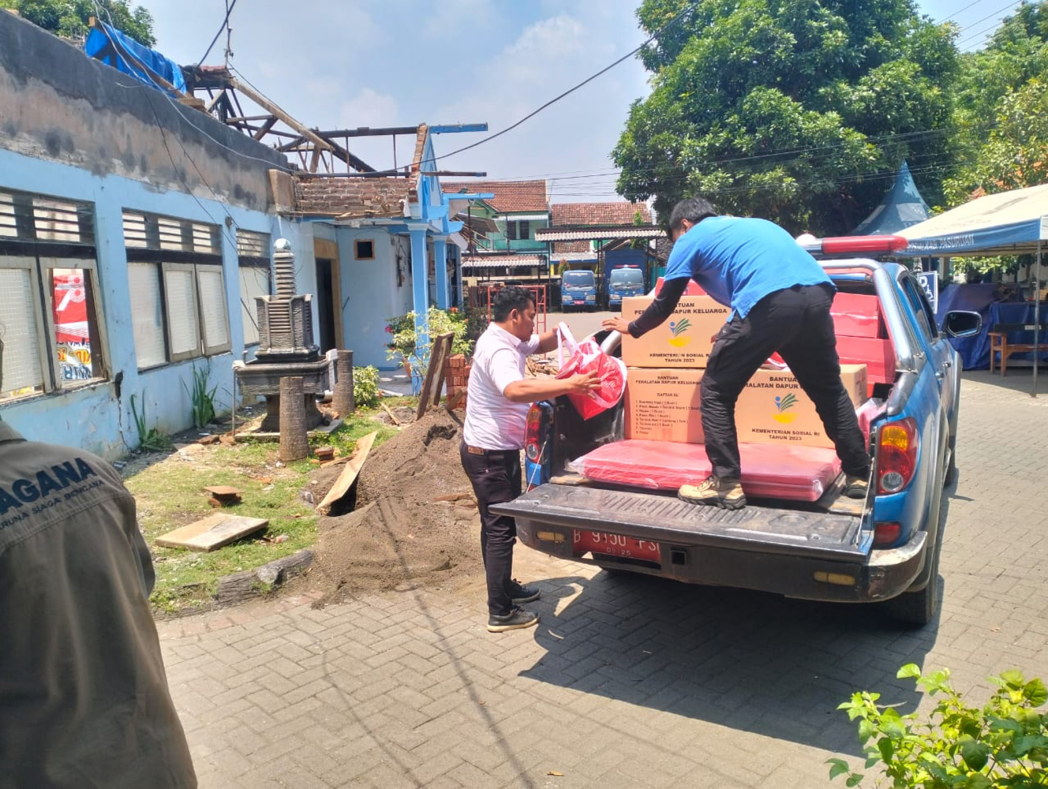 Distribusi Bantuan Sosial Bagi Korban Bencana