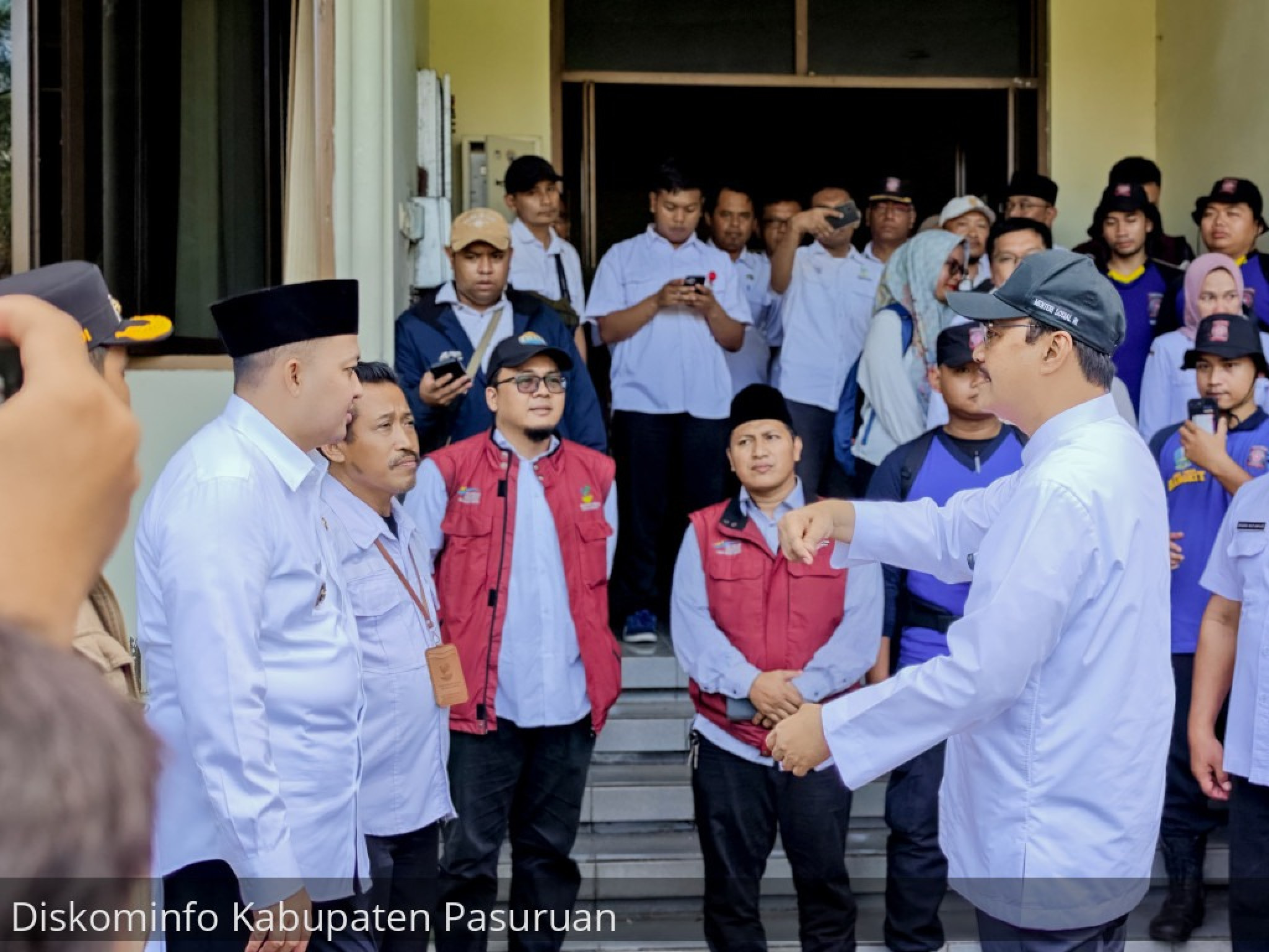 Pastikan Dimulai Tahun Ini. Mensos Gus Ipul Tinjau Kesiapan Sekolah Rakyat di Pasuruan